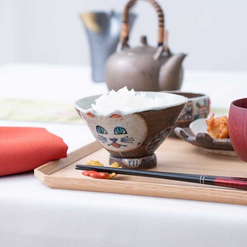 Kousai Kiln Playful Cat Hasami Japanese Rice Bowl - MUSUBI KILN - Quality Japanese Tableware and Gift