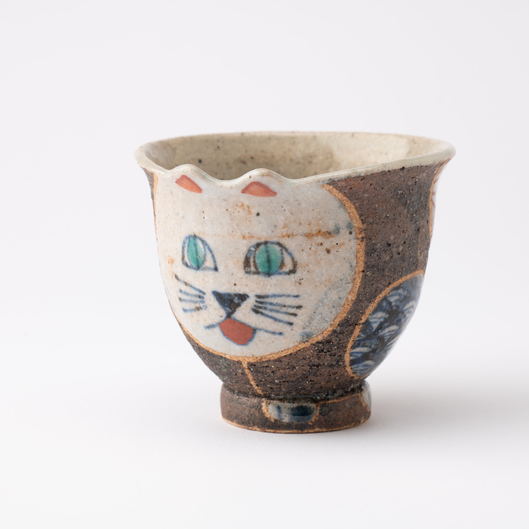 Kousai Kiln Playful Cat Hasami Small Yunomi Japanese Teacup - MUSUBI KILN - Quality Japanese Tableware and Gift