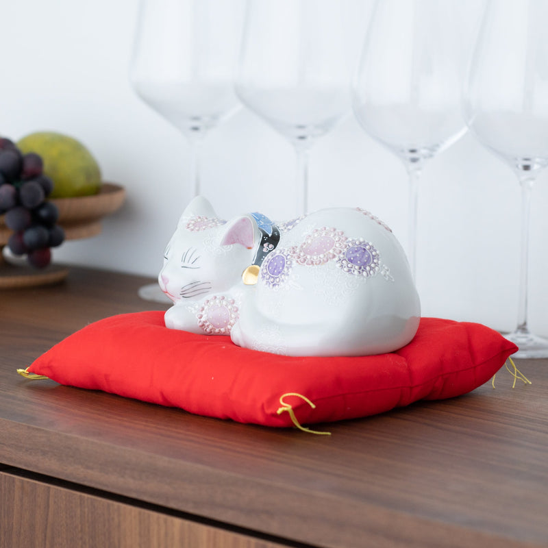 Kutani Sleeping Lucky Cat - Maneki Neko - MUSUBI KILN - Handmade Japanese Tableware and Japanese Dinnerware