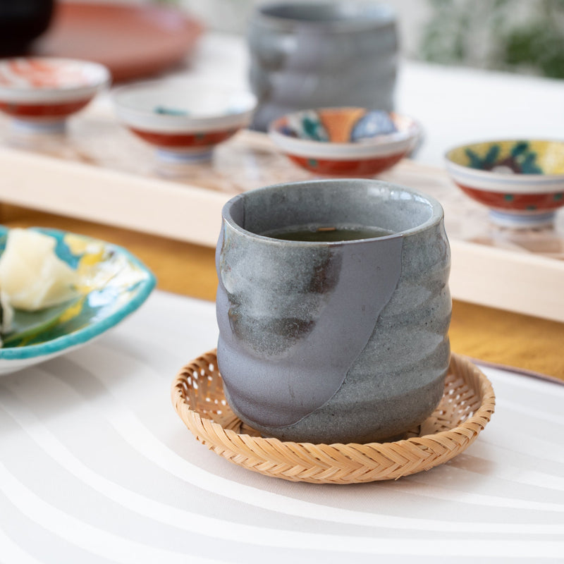 https://musubikiln.com/cdn/shop/products/miyabitake-japanese-bamboo-tea-coaster-musubi-kiln-handmade-japanese-tableware-and-japanese-dinnerware-159020_800x.jpg?v=1644981106
