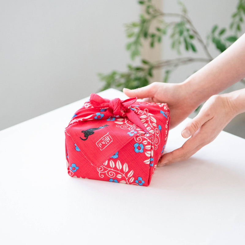 Red Cat Furoshiki Wrapping Cloth 18.9in - MUSUBI KILN - Handmade Japanese Tableware and Japanese Dinnerware