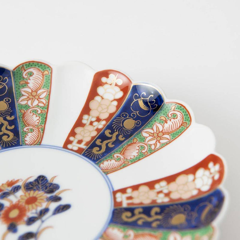 Rinkuro Kiln Old Imari Flower Hasami Round Plate - MUSUBI KILN - Handmade Japanese Tableware and Japanese Dinnerware