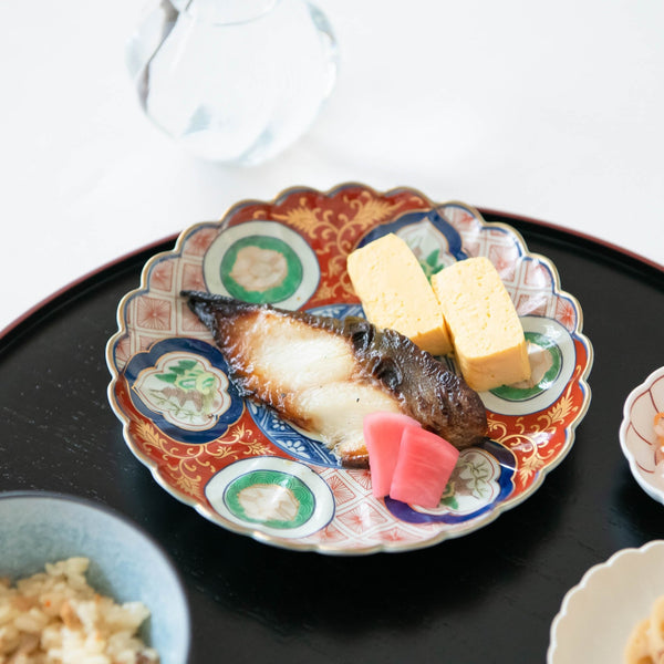 Rinkuro Kiln Old Imari Red Sansui Plate - MUSUBI KILN - Handmade Japanese Tableware and Japanese Dinnerware