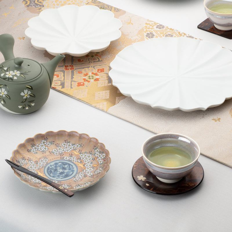 Rinkuro Kiln Old Imari Sakura Hasami Round Plate 6in - MUSUBI KILN - Handmade Japanese Tableware and Japanese Dinnerware