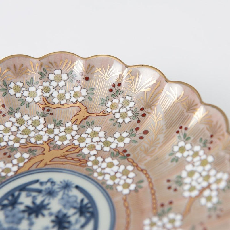 Rinkuro Kiln Old Imari Sakura Hasami Round Plate　 - MUSUBI KILN - Handmade Japanese Tableware and Japanese Dinnerware