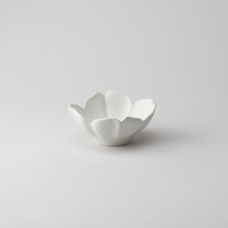 RYOUKA Usuki Four Petals Kobachi Small Bowl - MUSUBI KILN - Handmade Japanese Tableware and Japanese Dinnerware