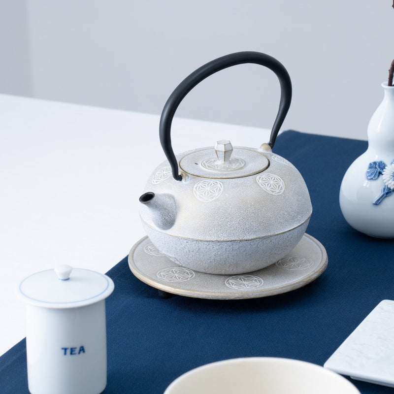 Seven Stars Nambu Ironware Cast Iron Teapot with Trivet 20.3oz(600ml), MUSUBI KILN