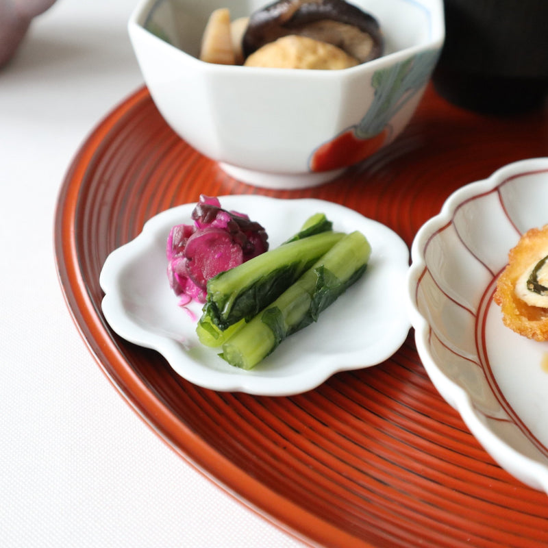 Soukyu Kiln Bream in Sakura-Shaped Kutani Sauce Plate - MUSUBI KILN - Handmade Japanese Tableware and Japanese Dinnerware