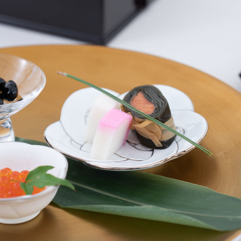 Tasei Kiln Plum Blossom Knot Arita Sauce Plate - MUSUBI KILN - Quality Japanese Tableware and Gift