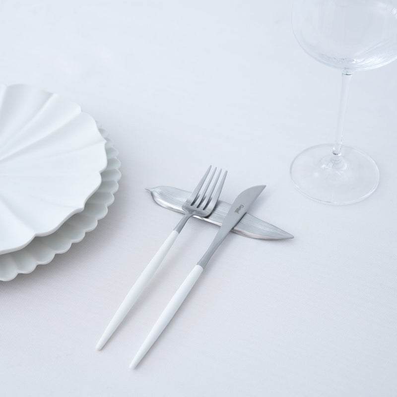 https://musubikiln.com/cdn/shop/products/tsubame-hutlery-silver-bamboo-leaf-cutlery-rest-musubi-kiln-handmade-japanese-tableware-and-japanese-dinnerware-759428_800x.jpg?v=1689308063