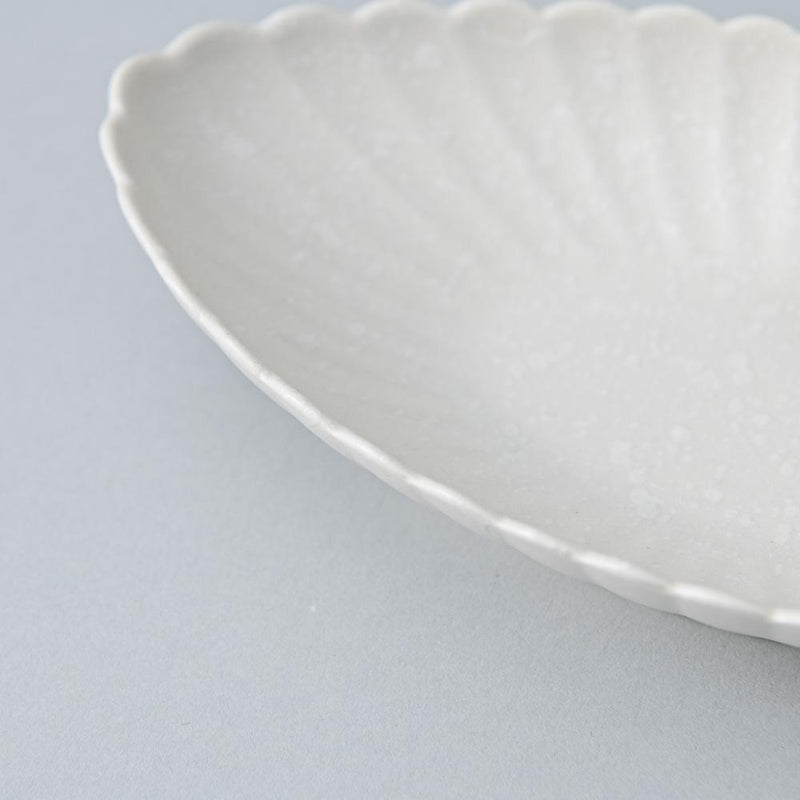 White Chrysanthemum Hasami Oval Plate - MUSUBI KILN - Handmade Japanese Tableware and Japanese Dinnerware
