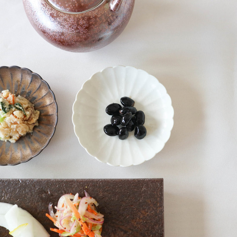 White Chrysanthemum Hasami Sauce Plate - MUSUBI KILN - Handmade Japanese Tableware and Japanese Dinnerware