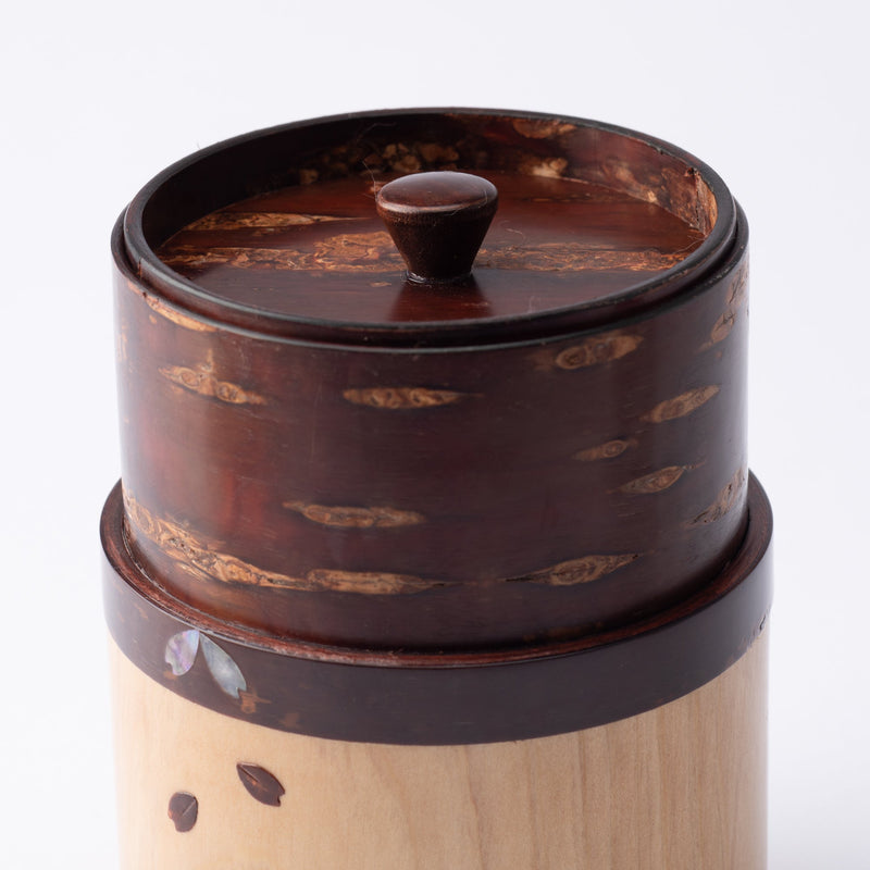https://musubikiln.com/cdn/shop/products/yatsuyanagi-shell-inlay-sakura-and-cypress-akita-cherry-bark-work-tea-canister-musubi-kiln-handmade-japanese-tableware-and-japanese-dinnerware-453364_800x.jpg?v=1680005729
