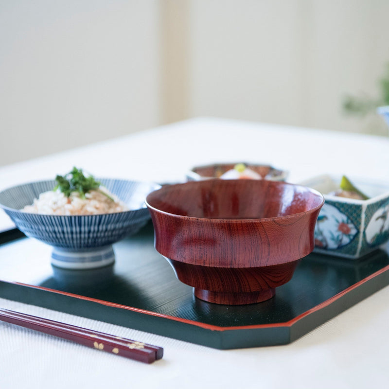 https://musubikiln.com/cdn/shop/products/zelkova-yamanaka-lacquer-miso-soup-bowl-with-lid-musubi-kiln-handmade-japanese-tableware-and-japanese-dinnerware-162467_800x.jpg?v=1636978111