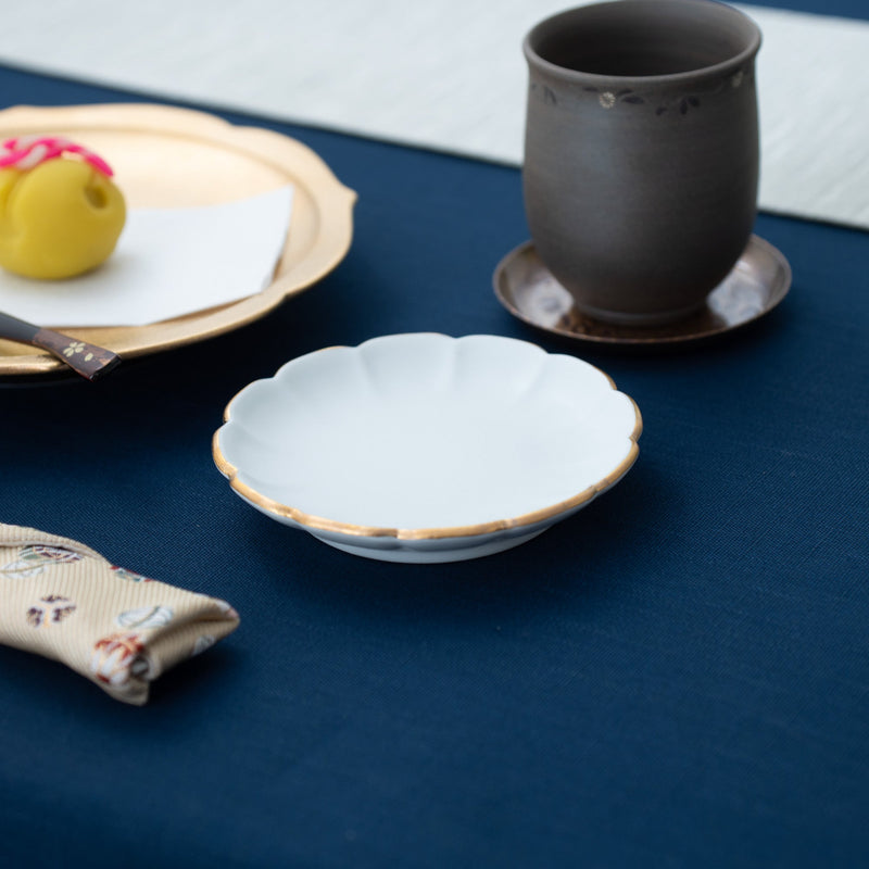 Zuiho Kiln Chrysanthemum Sauce Plate - MUSUBI KILN - Quality Japanese Tableware and Gift