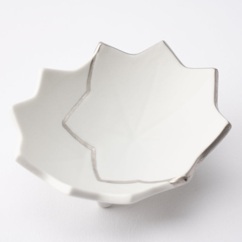 Zuiho Kiln Two Maple Leaves Three-footed Delicacy Small Bowl - MUSUBI KILN - Quality Japanese Tableware and Gift